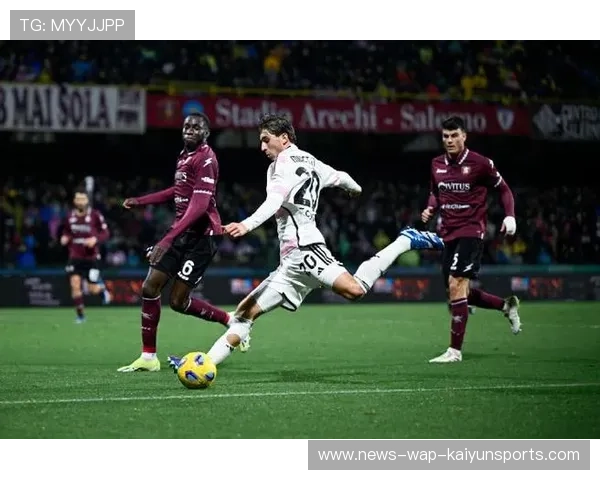 尤文伊灵小角度抽射惊艳训练场