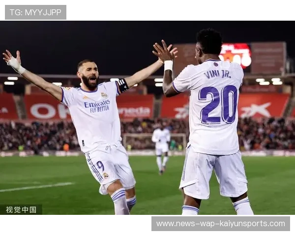 维尼修斯灵巧拉球过人后直塞，皇马快速打穿对方密集区——技术、节奏与商业共振